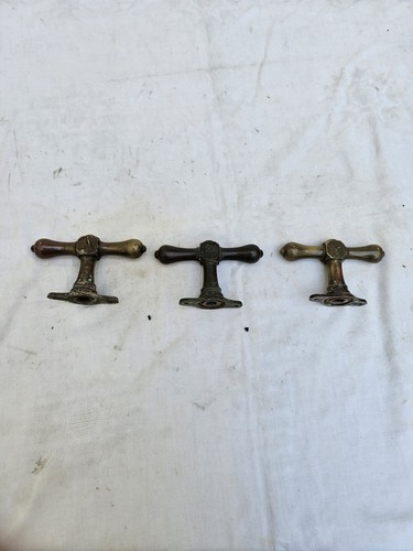 Drei alte messinggriffe - drei,